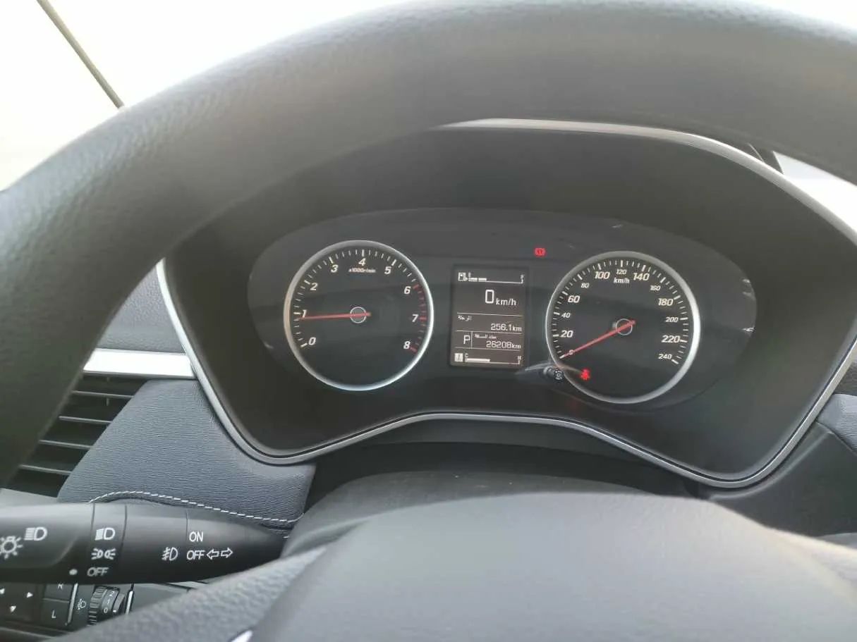 Car image 16