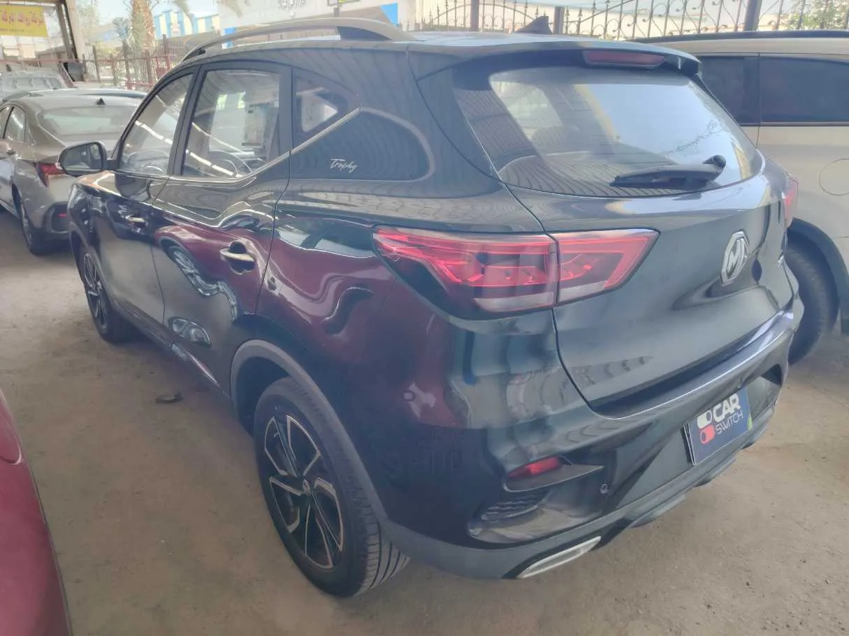 Car image 7