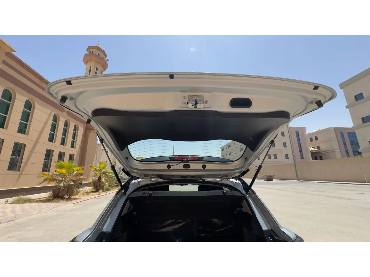 Car image 22