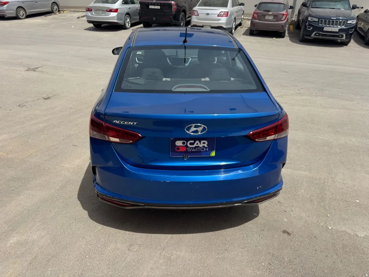 Car image 6