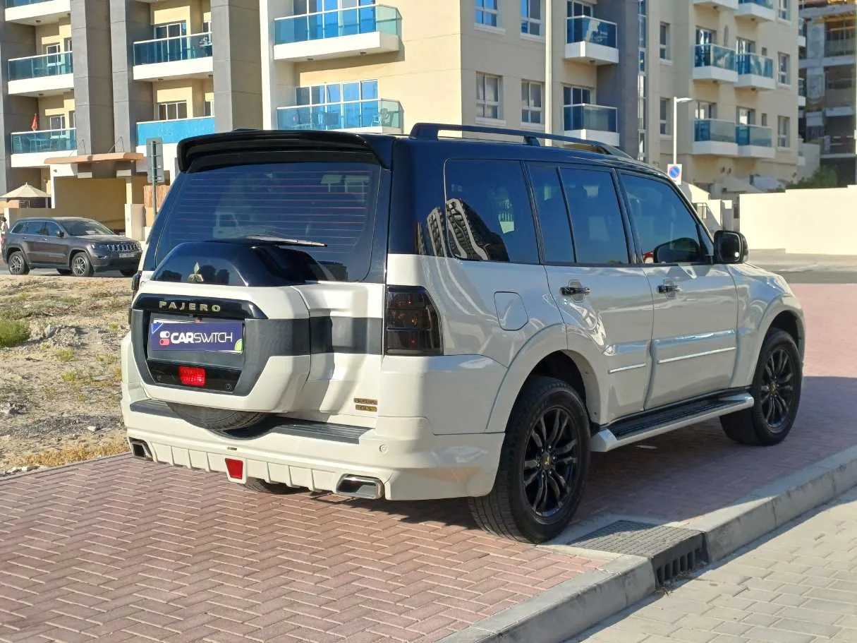 Car image 5