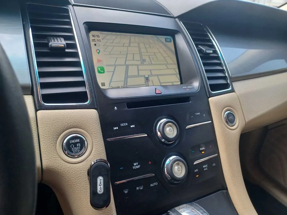 Car image 18