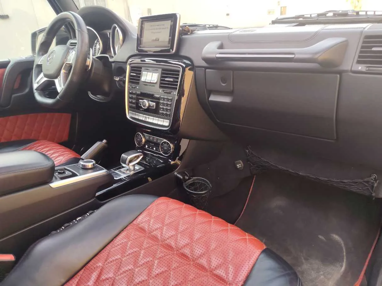 Car image 14