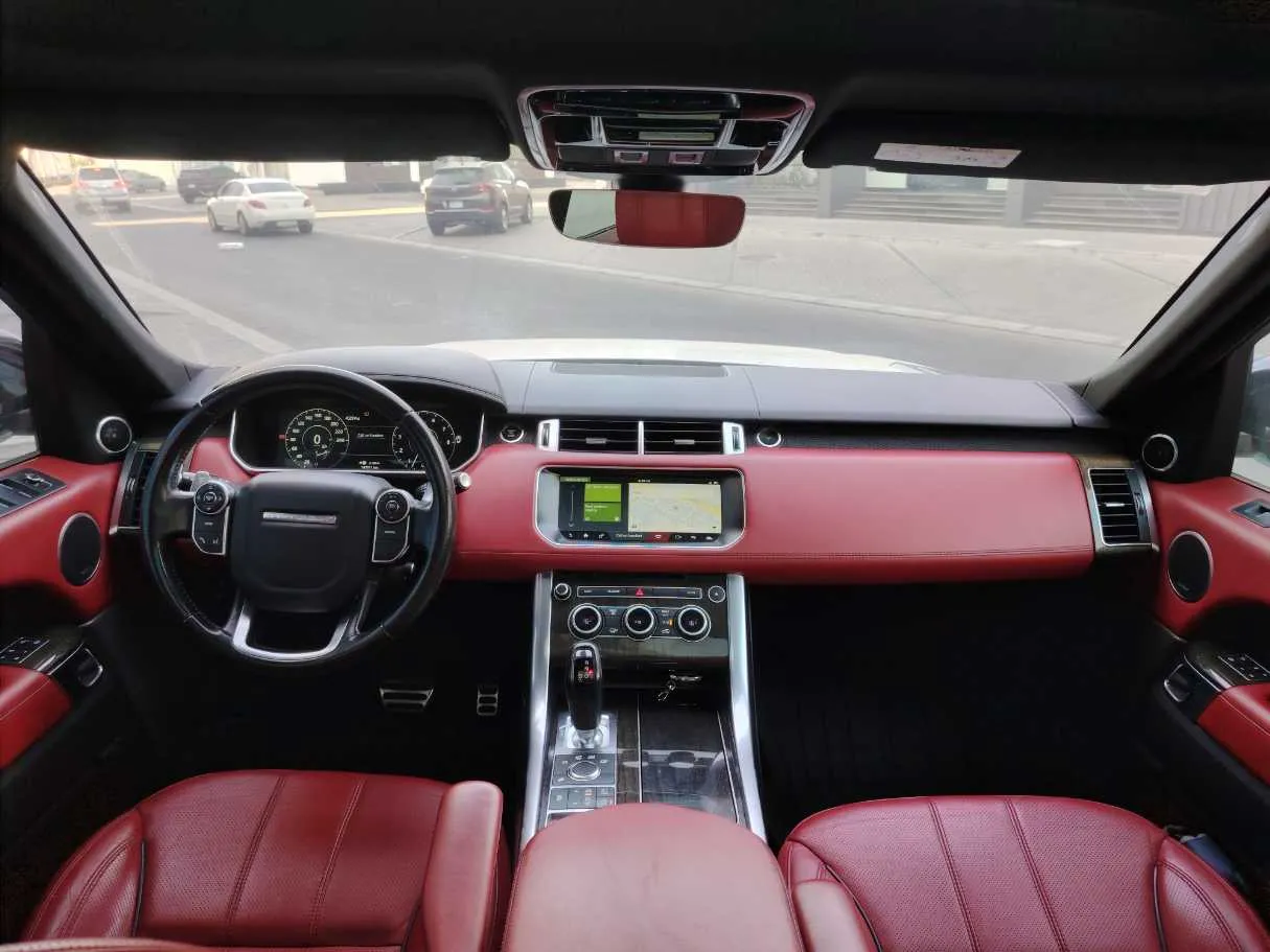 Car image 19
