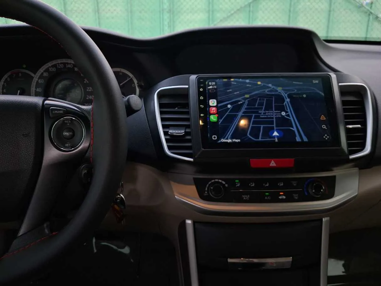 Car image 15