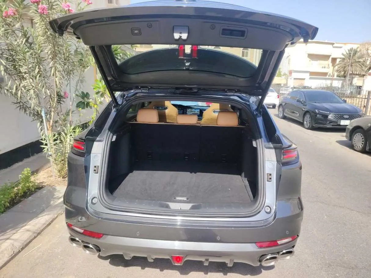 Car image 31