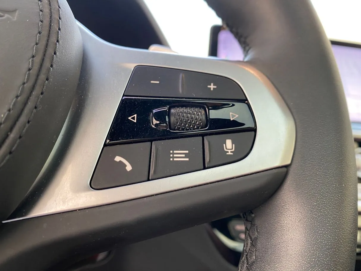 Car image 31
