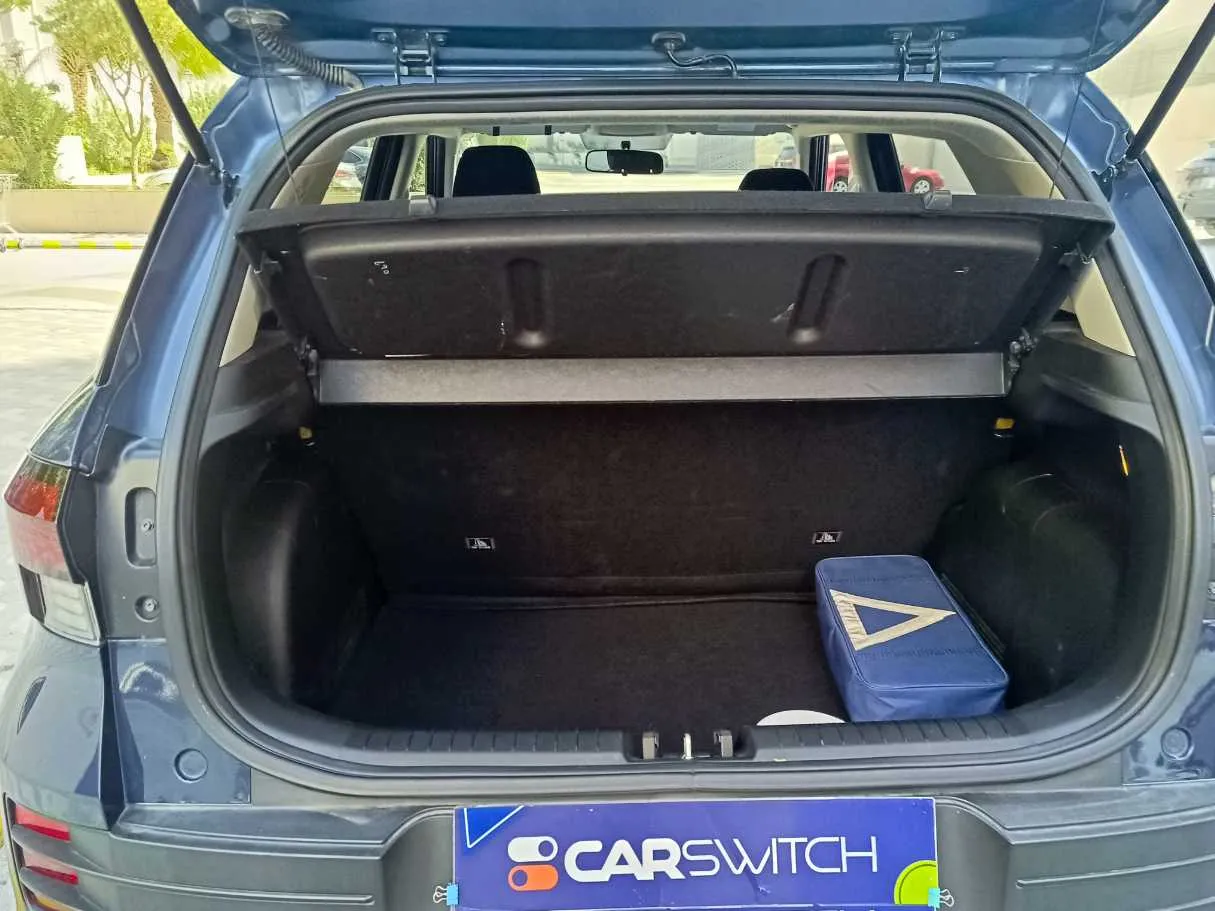 Car image 26