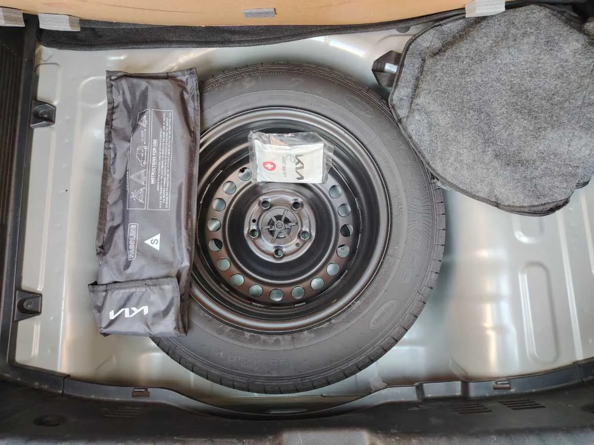 Car image 29