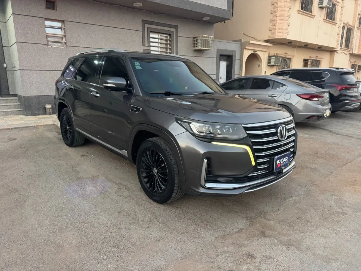 Car image 3