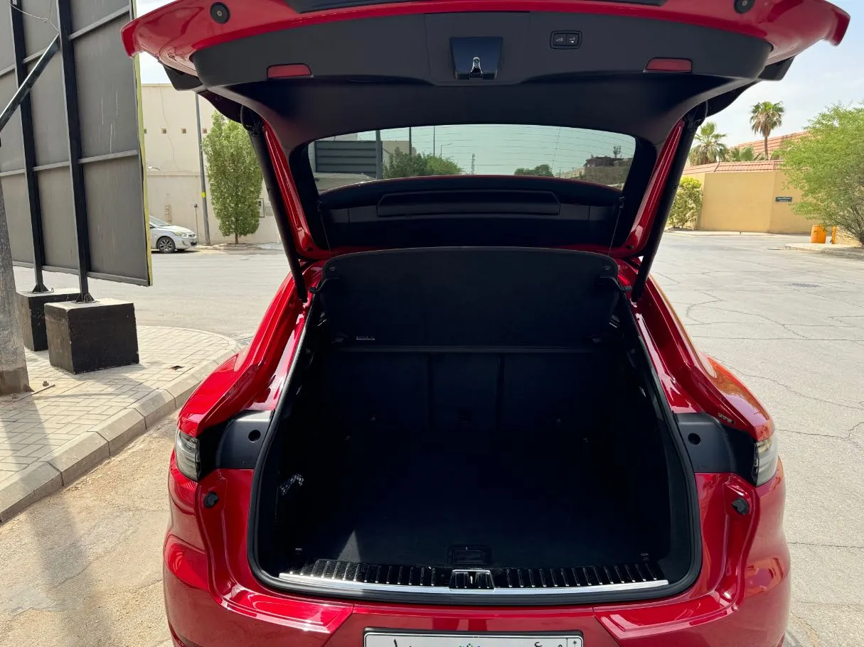 Car image 21