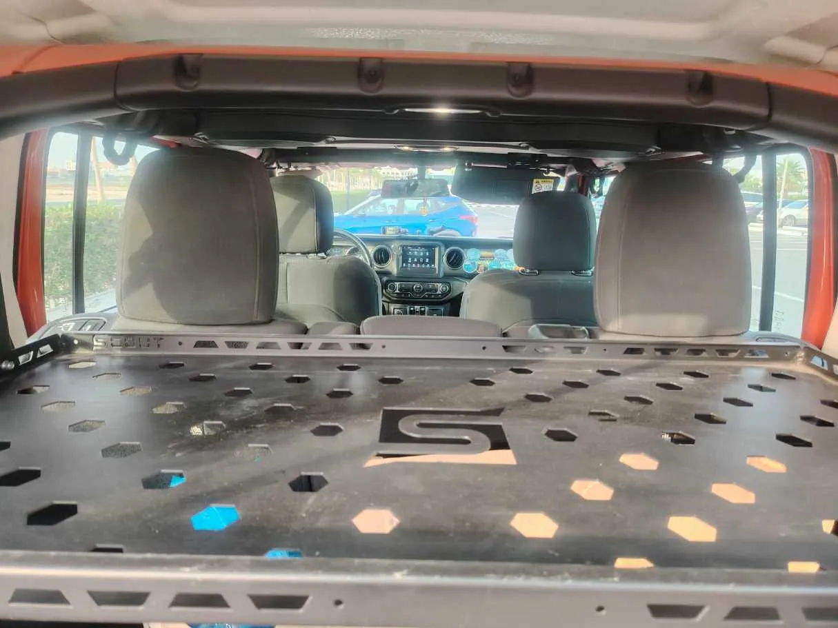 Car image 30