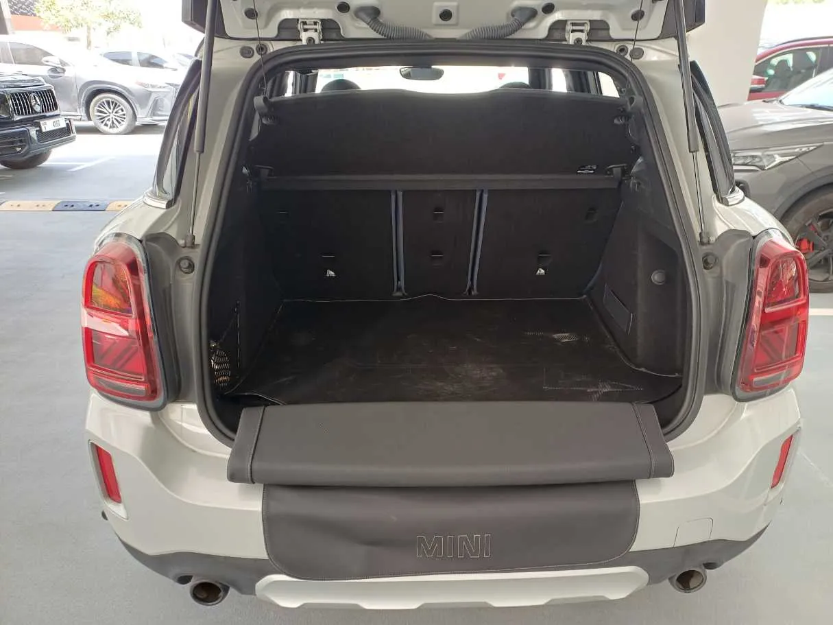 Car image 20