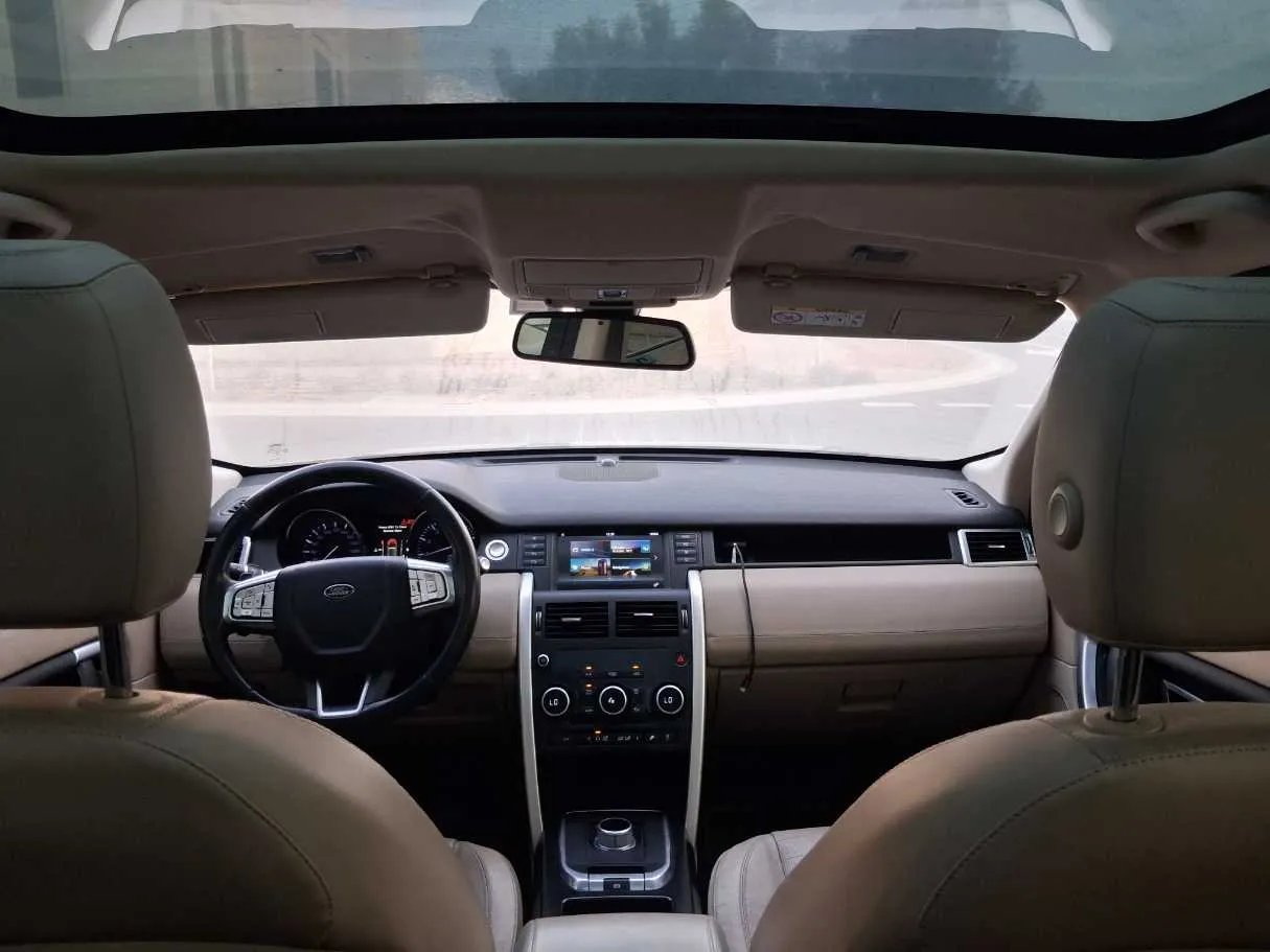 Car image 14