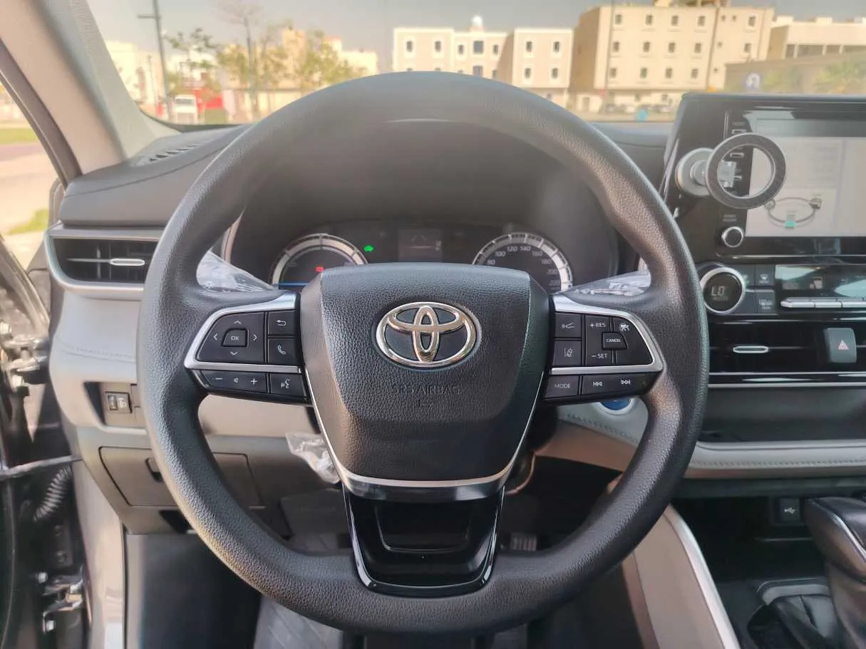 Car image 23