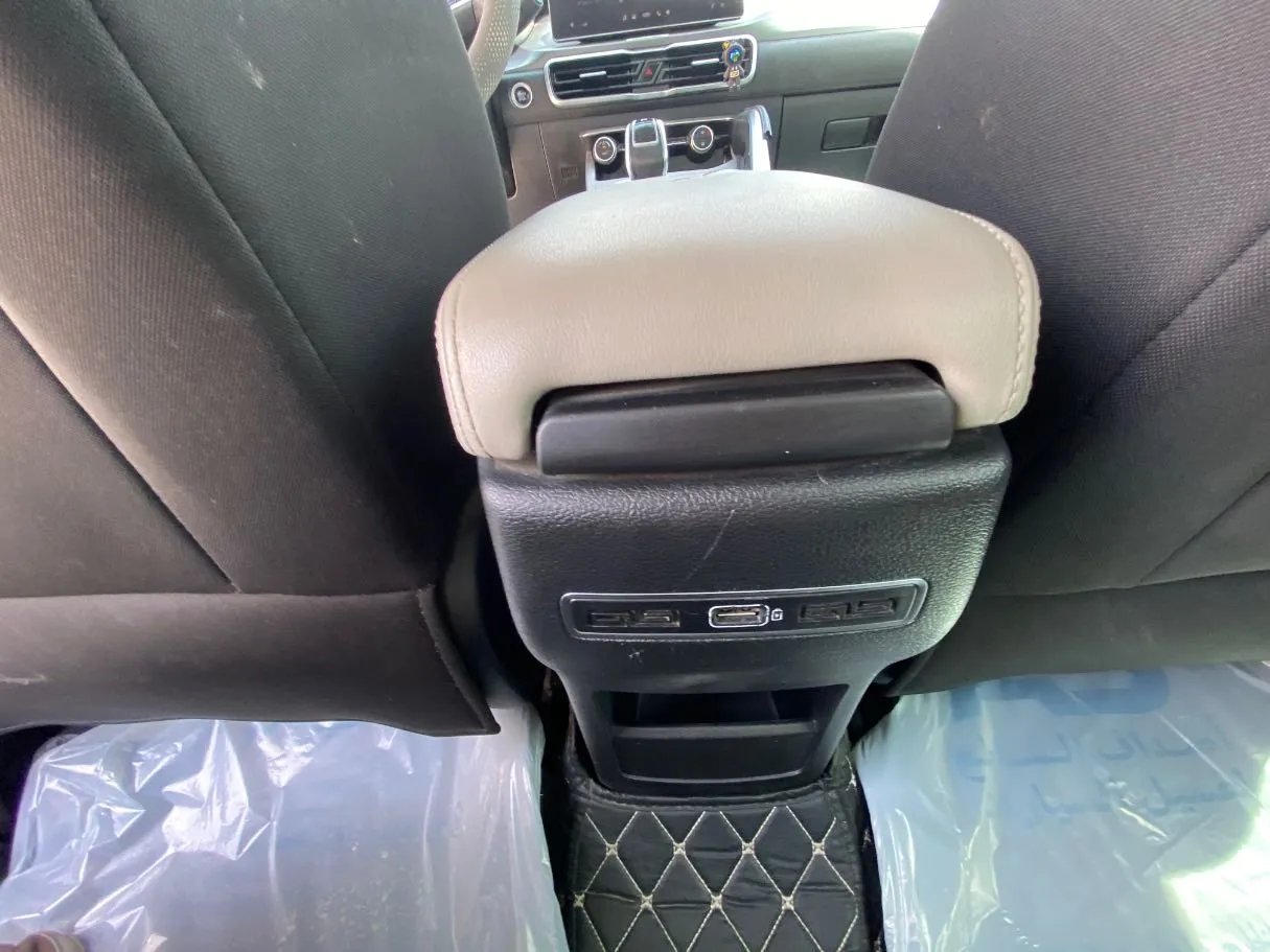 Car image 22