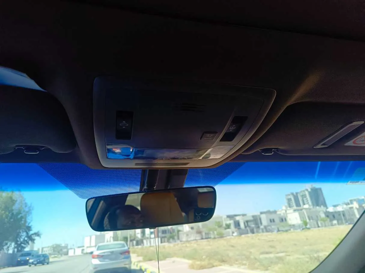 Car image 34