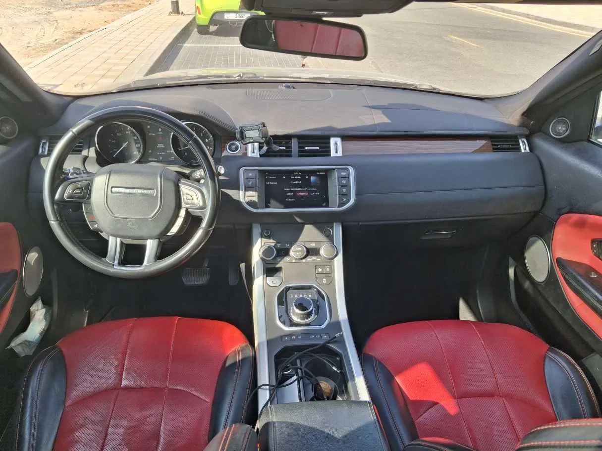Car image 18
