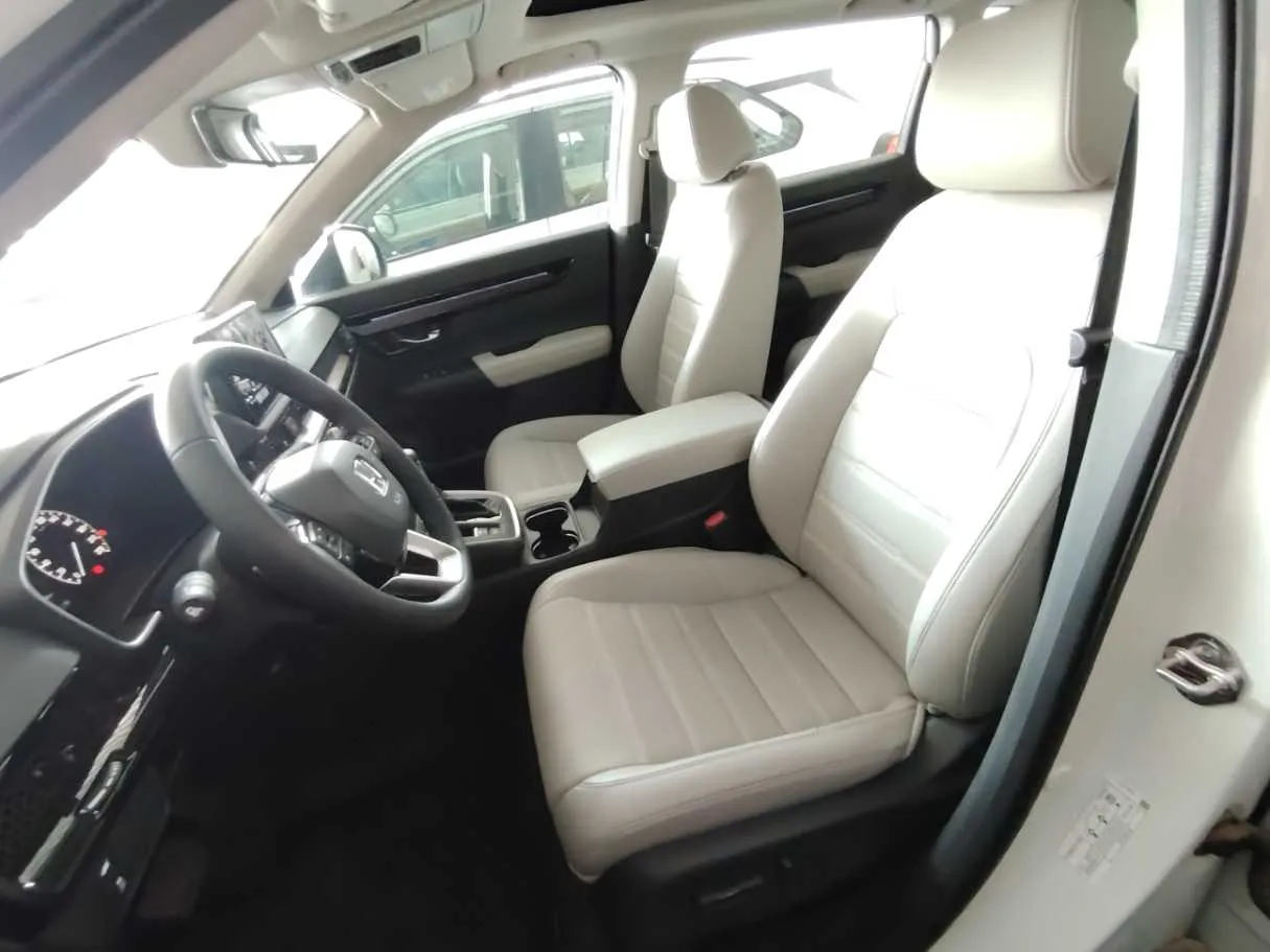 Car image 13