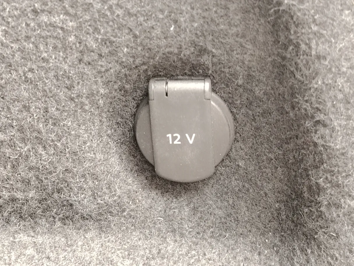 Car image 26