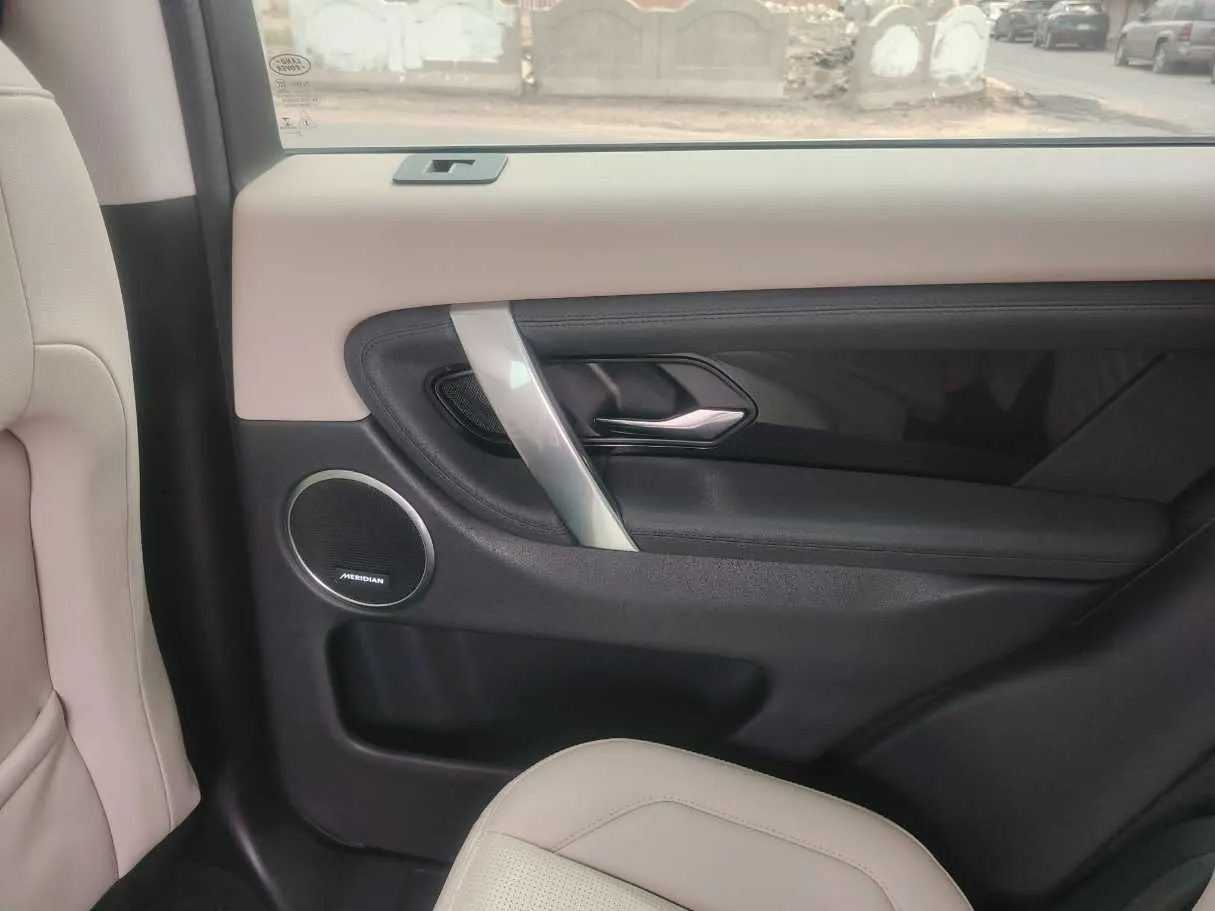 Car image 33