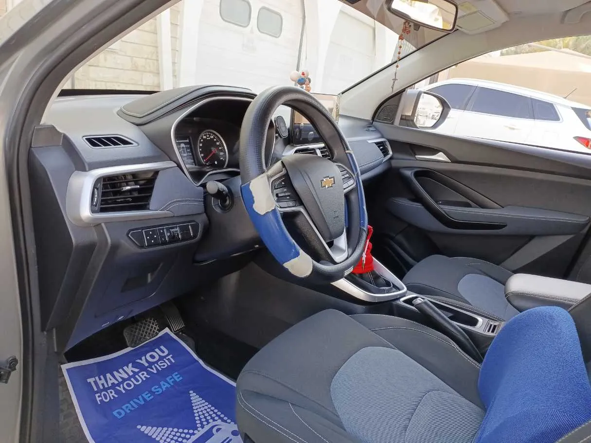 Car image 11