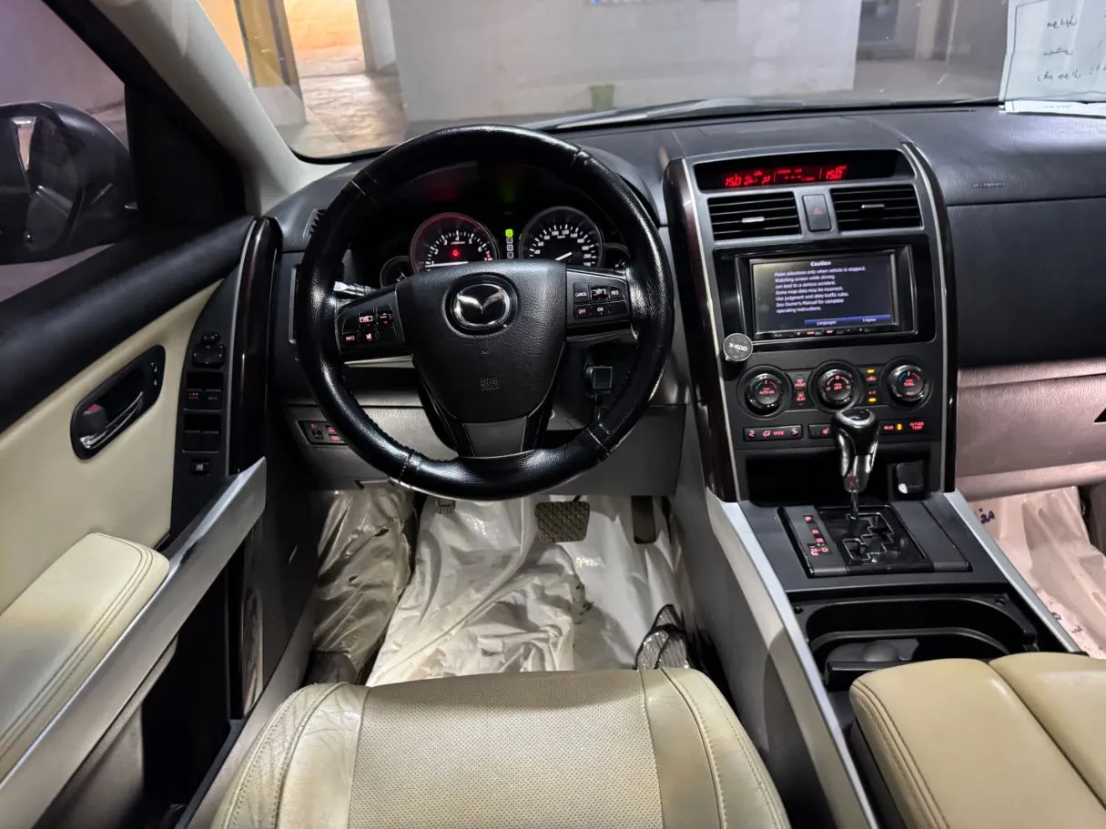 Car image 16