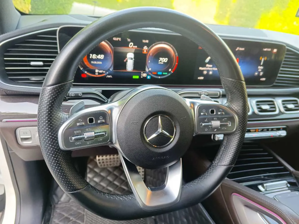 Car image 31
