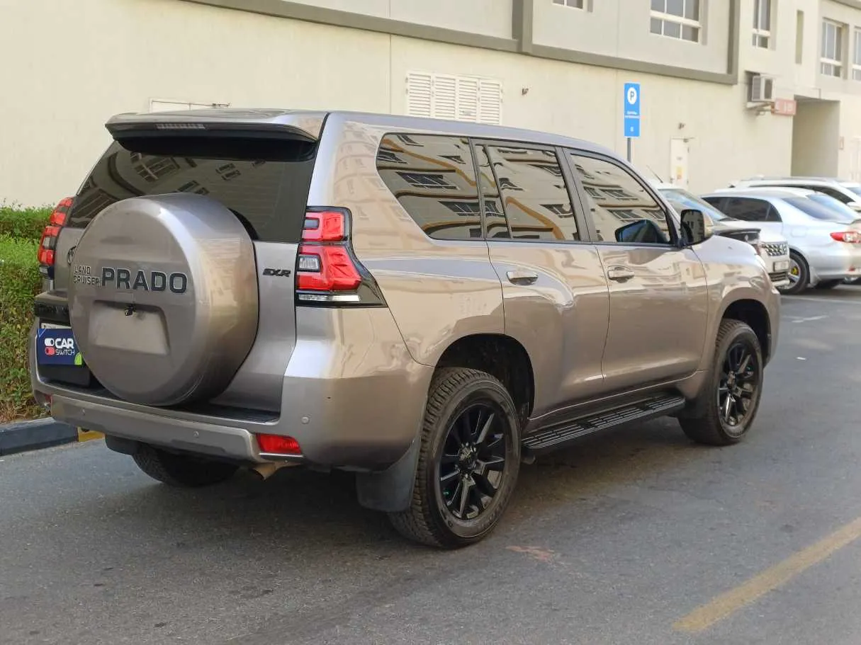 Car image 7