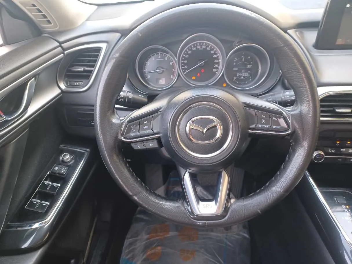 Car image 16