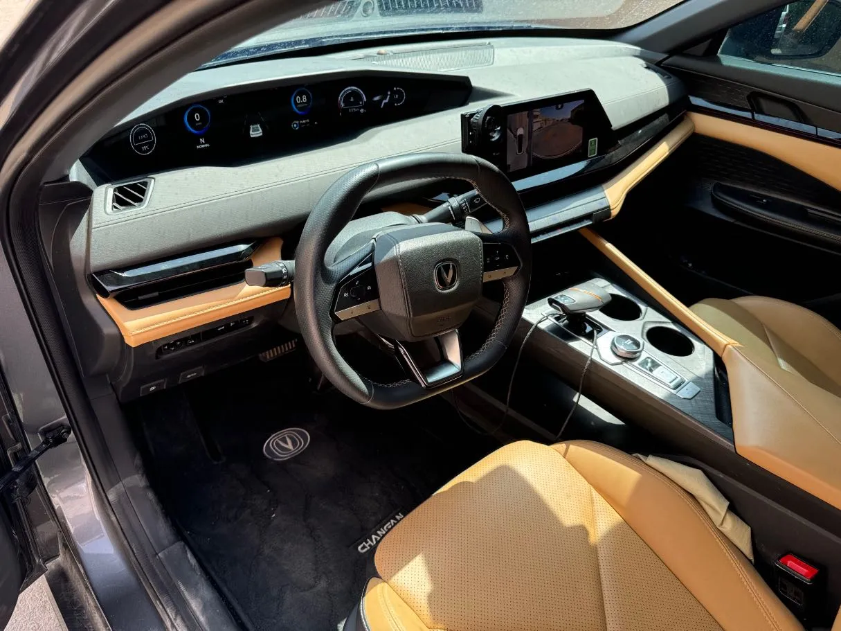 Car image 11