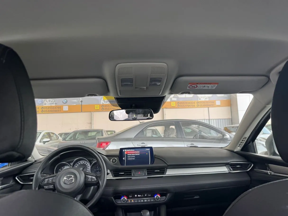 Car image 16