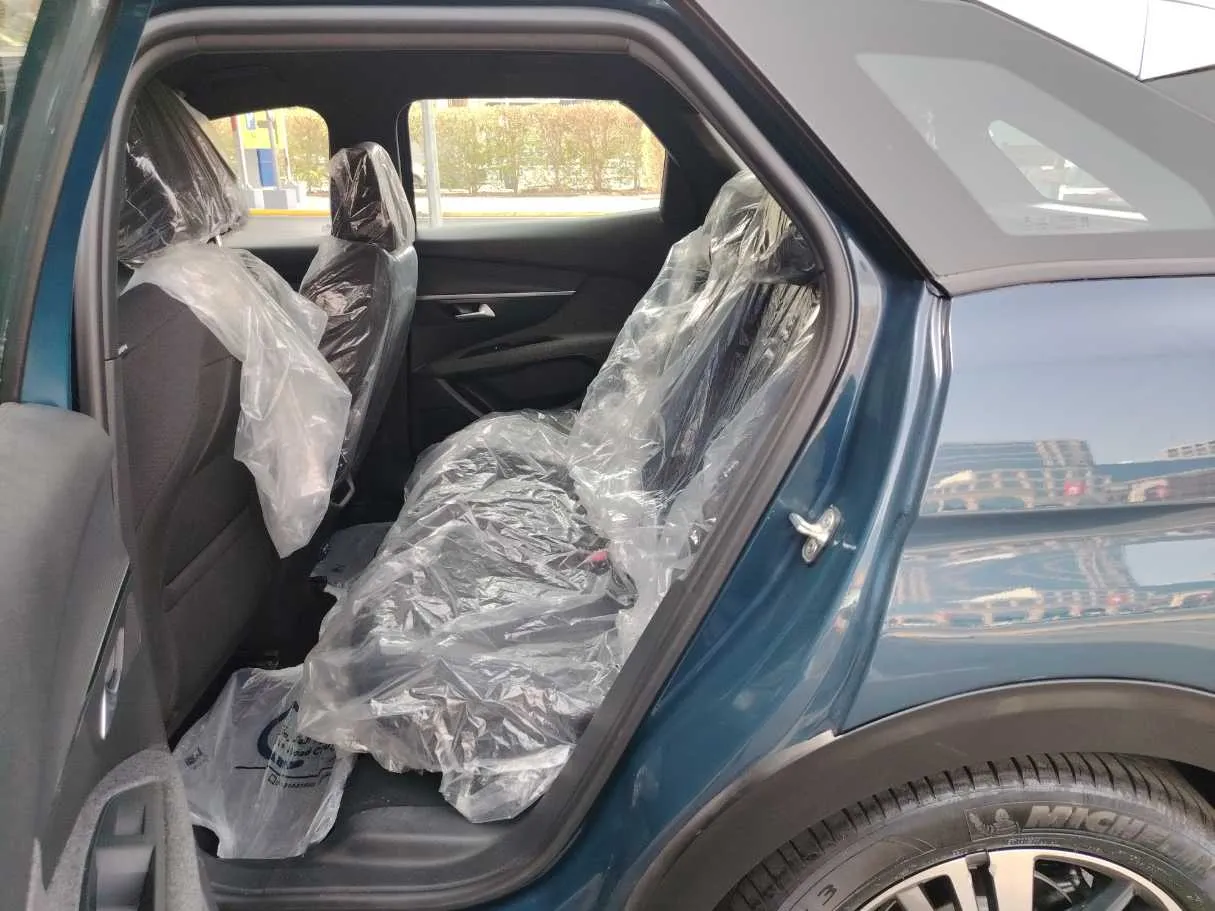 Car image 15