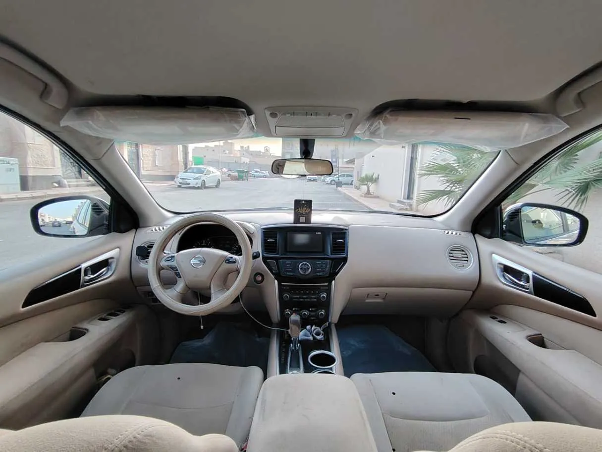 Car image 17