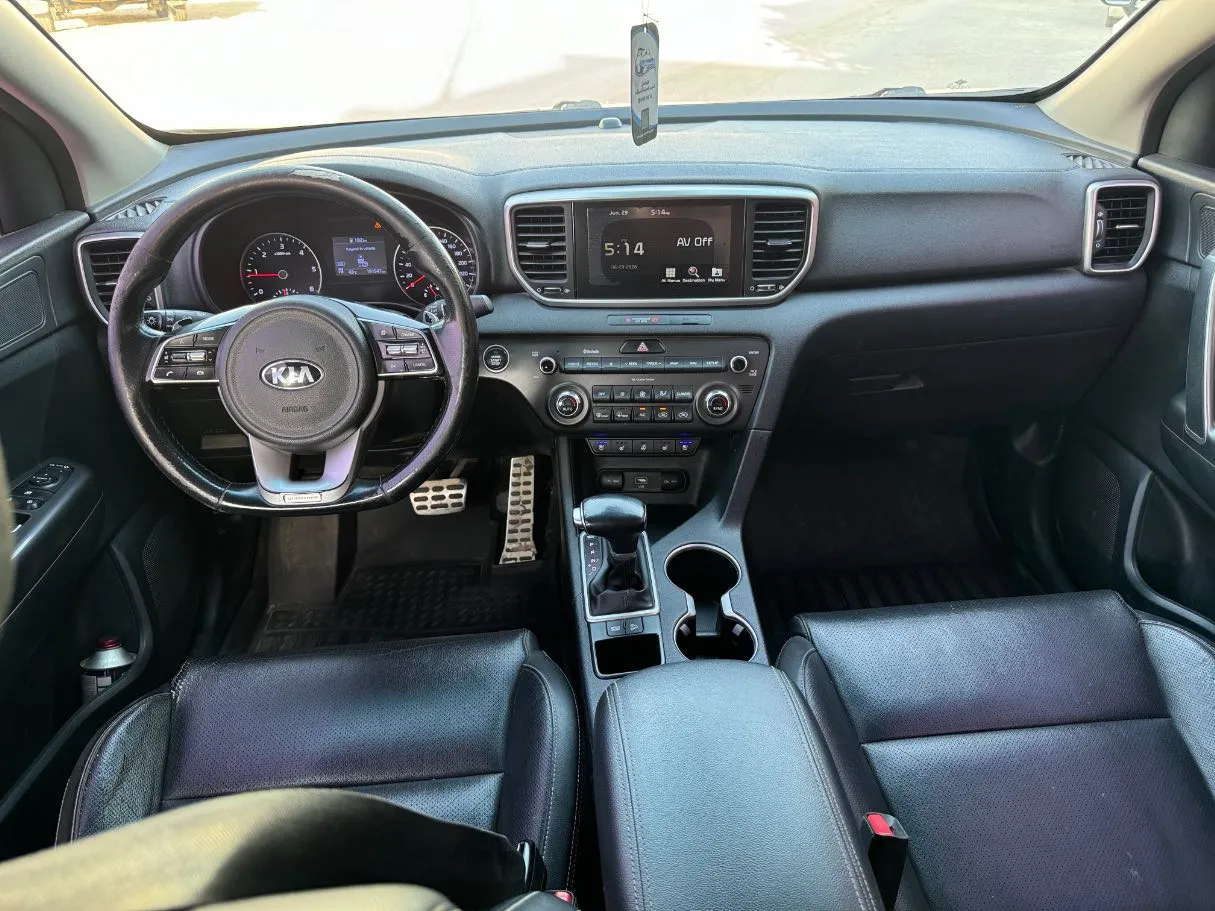 Car image 13