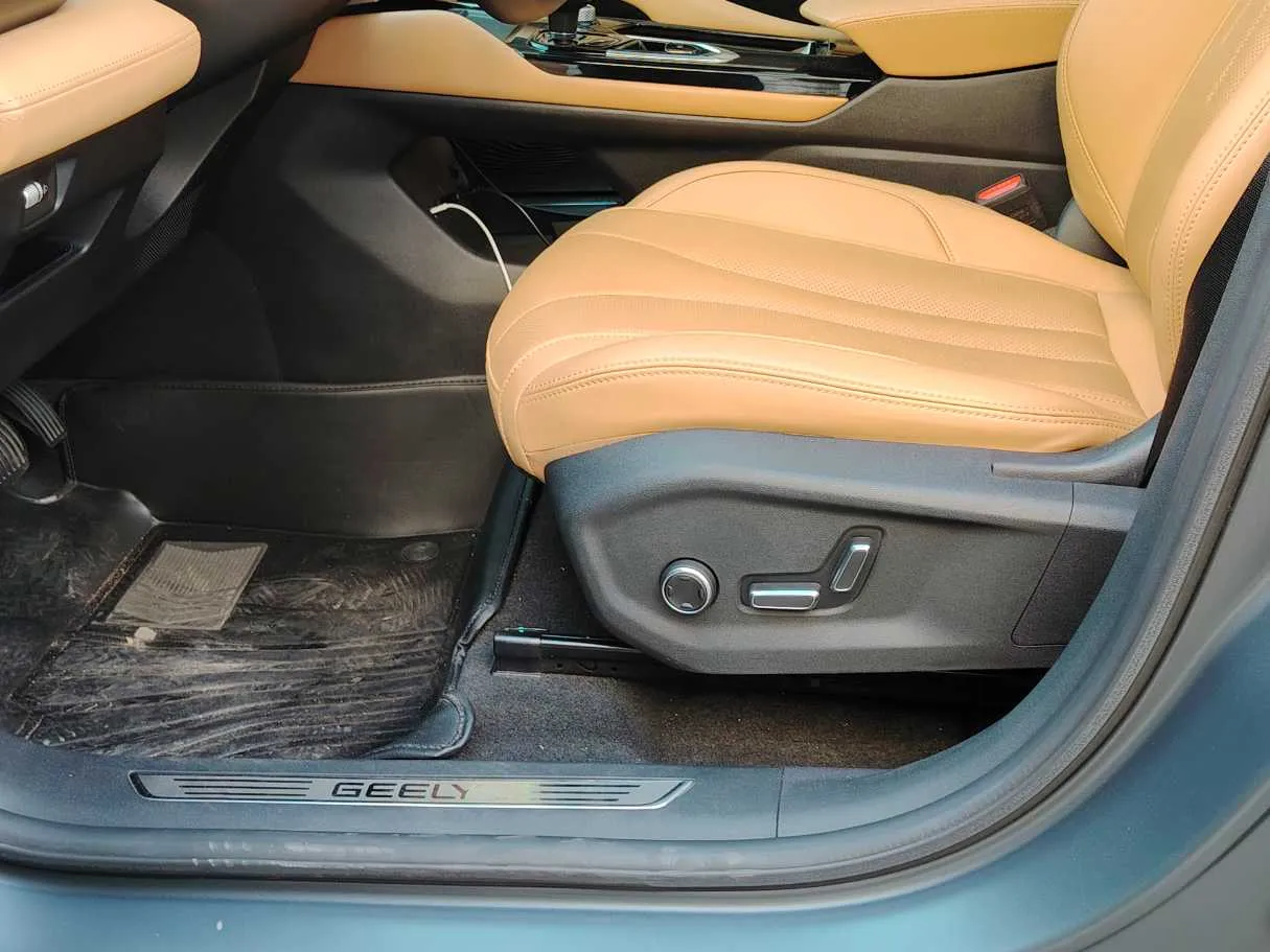 Car image 29
