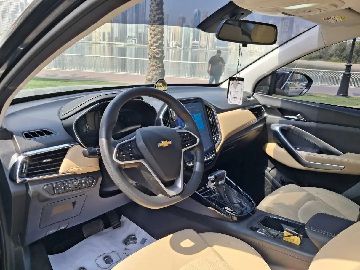Car image 11