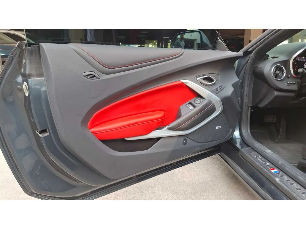 Car image 10