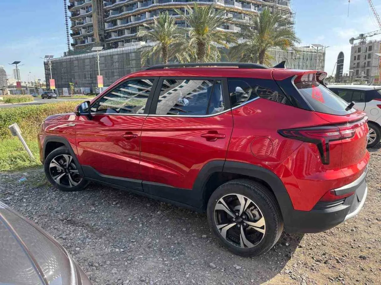 Car image 3