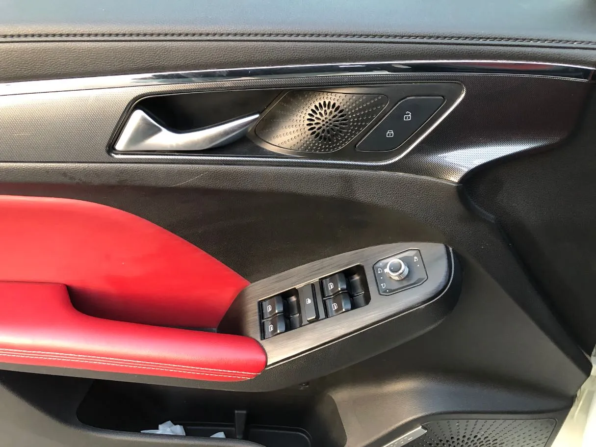 Car image 23