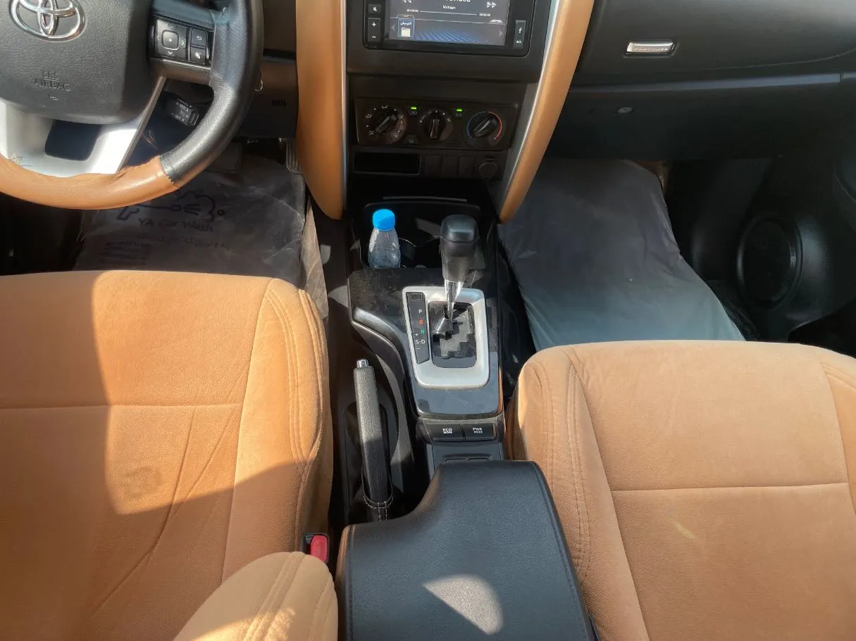 Car image 18