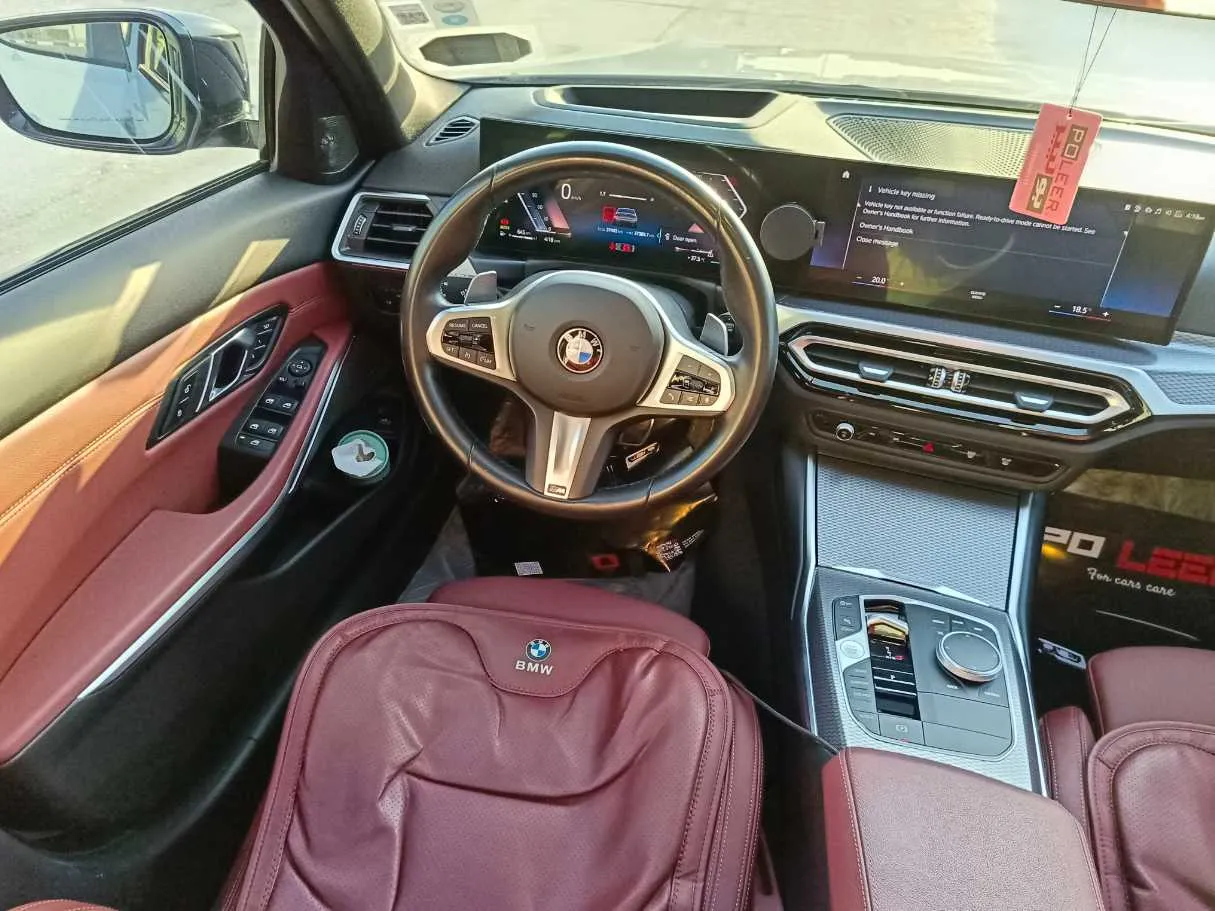 Car image 25