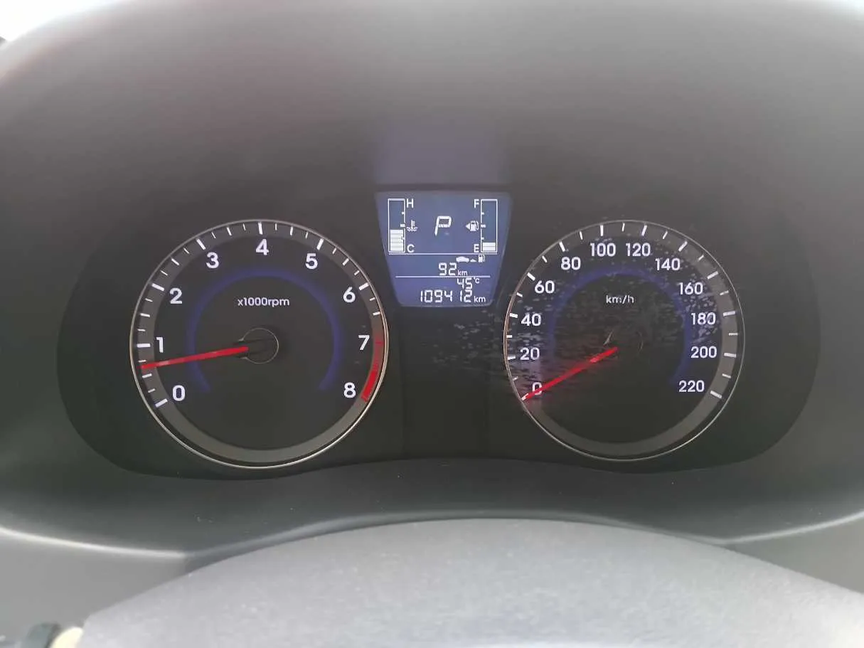 Car image 18
