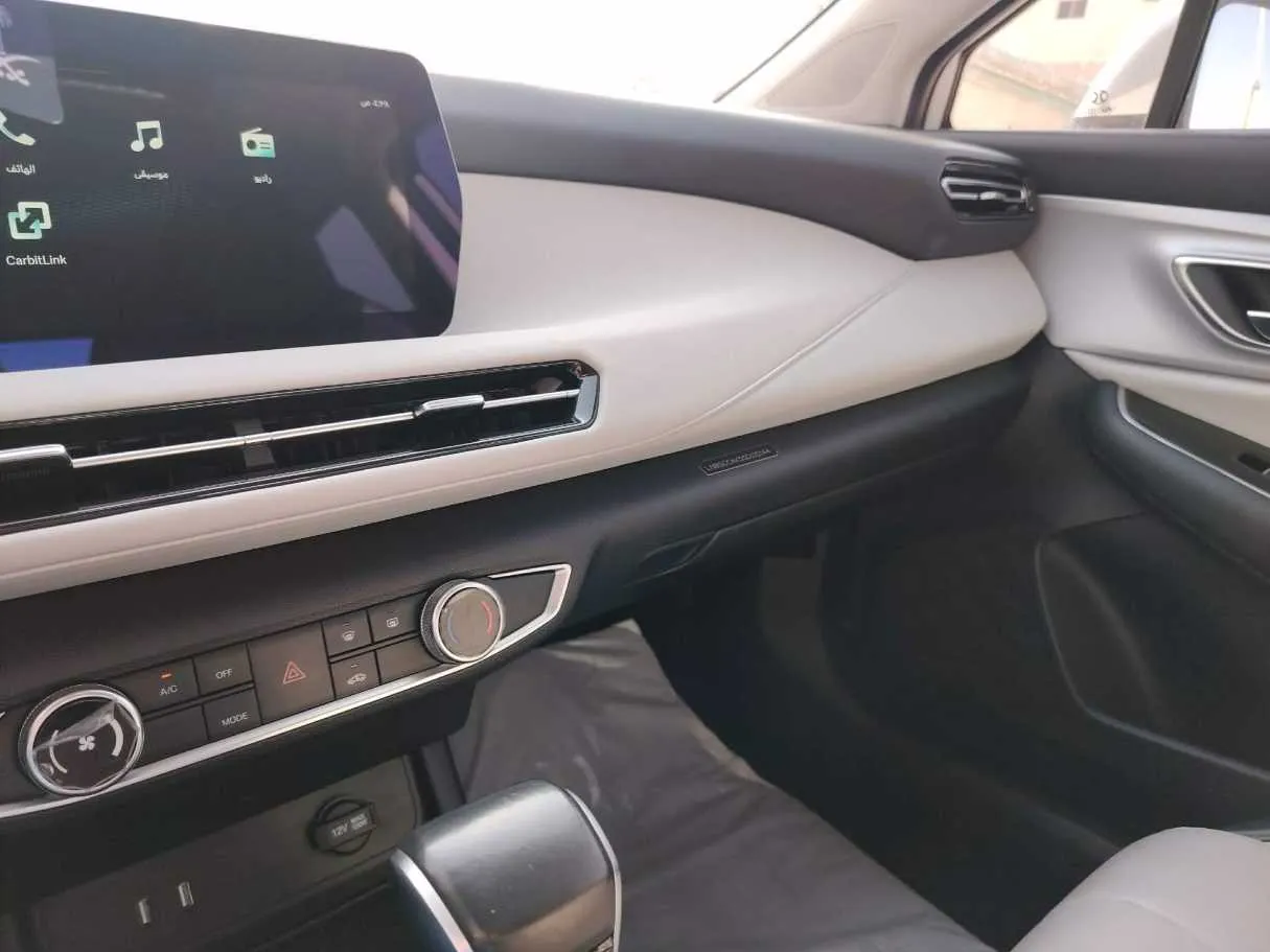 Car image 29