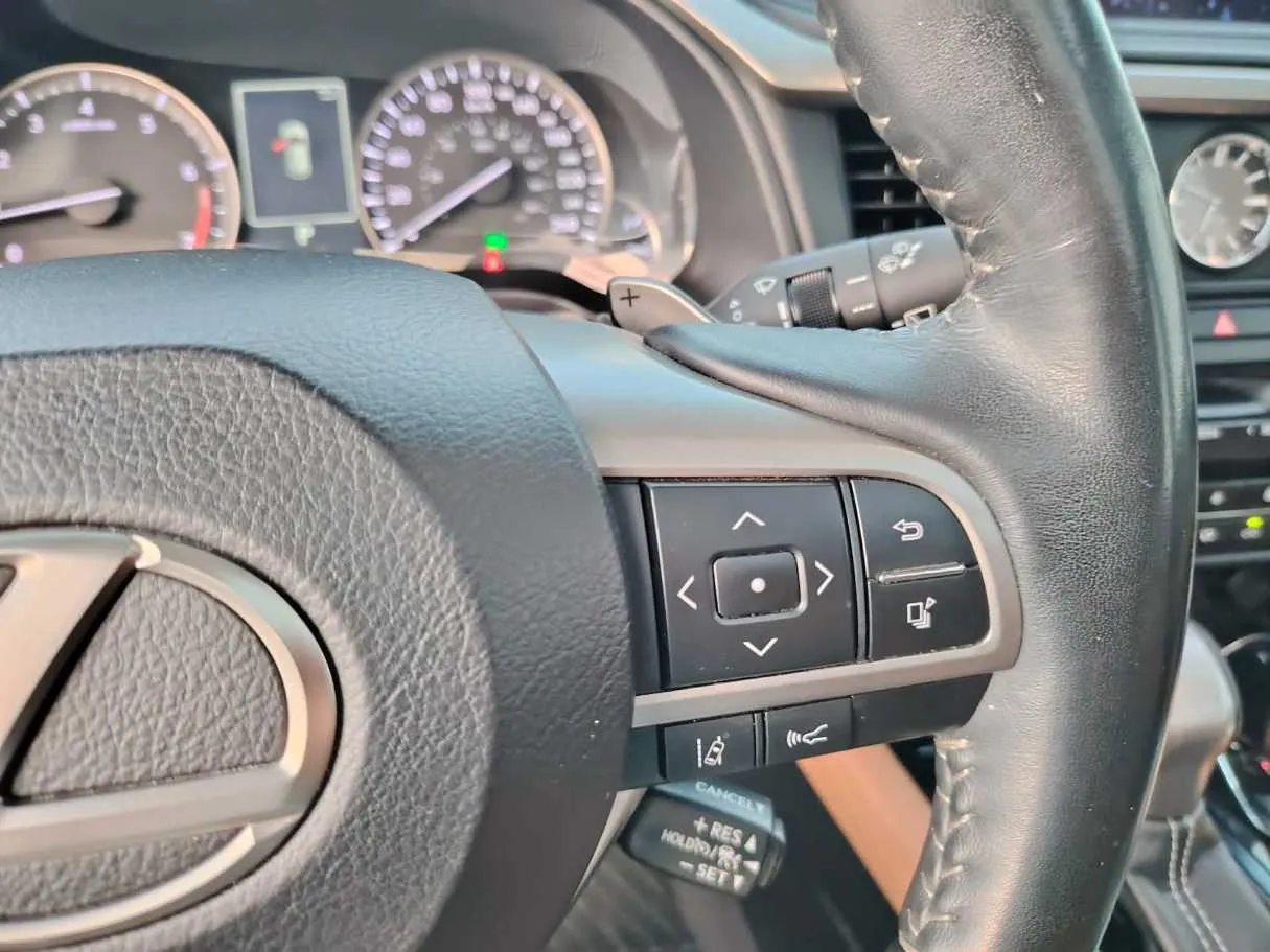 Car image 38