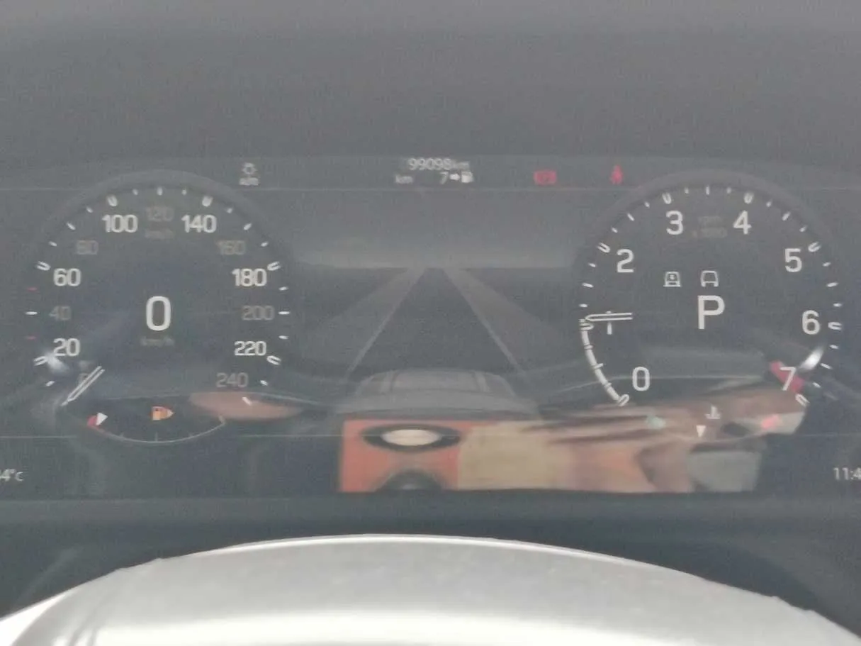 Car image 25