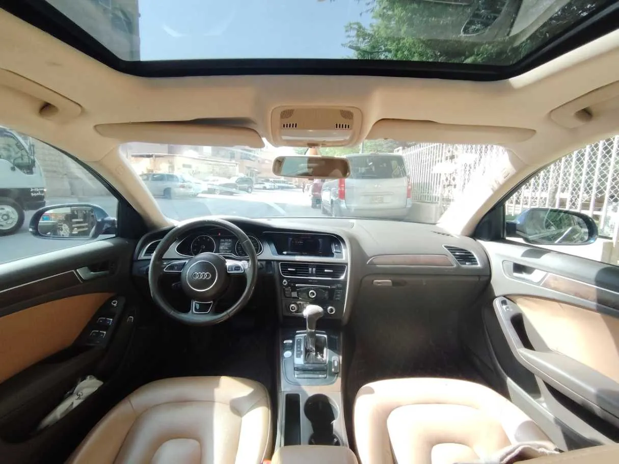Car image 17