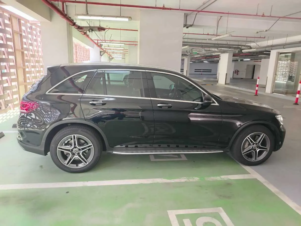 Car image 5