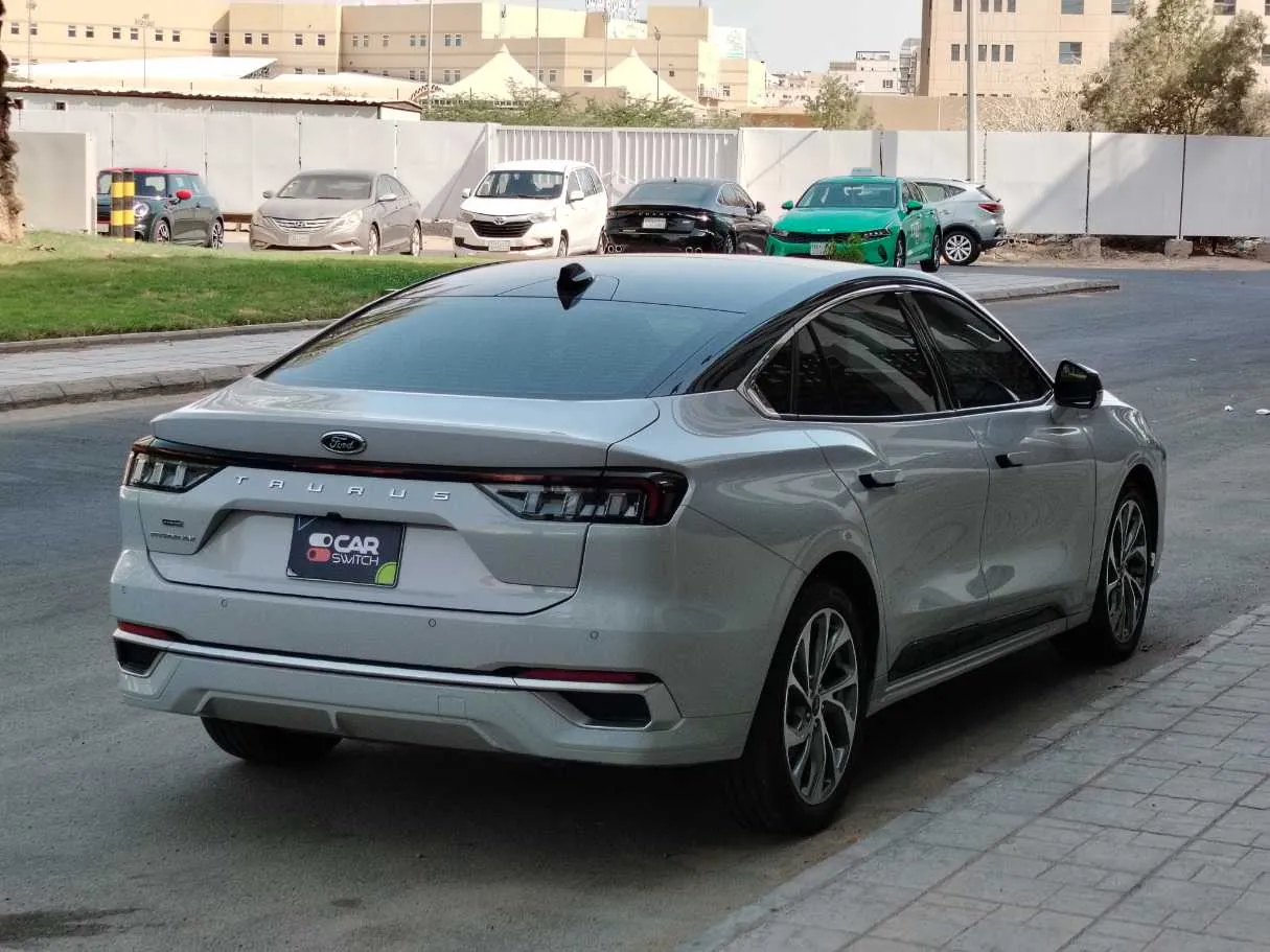 Car image 5