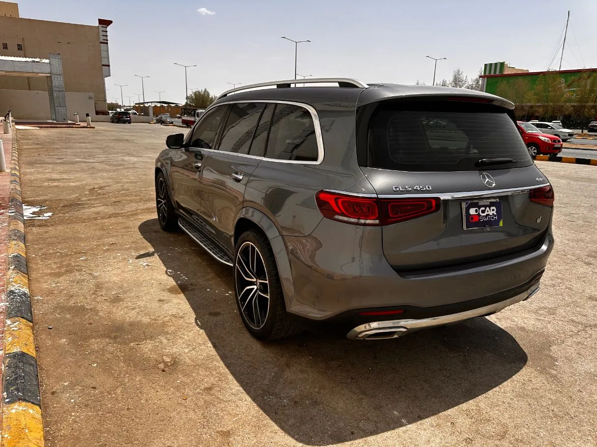 Car image 7